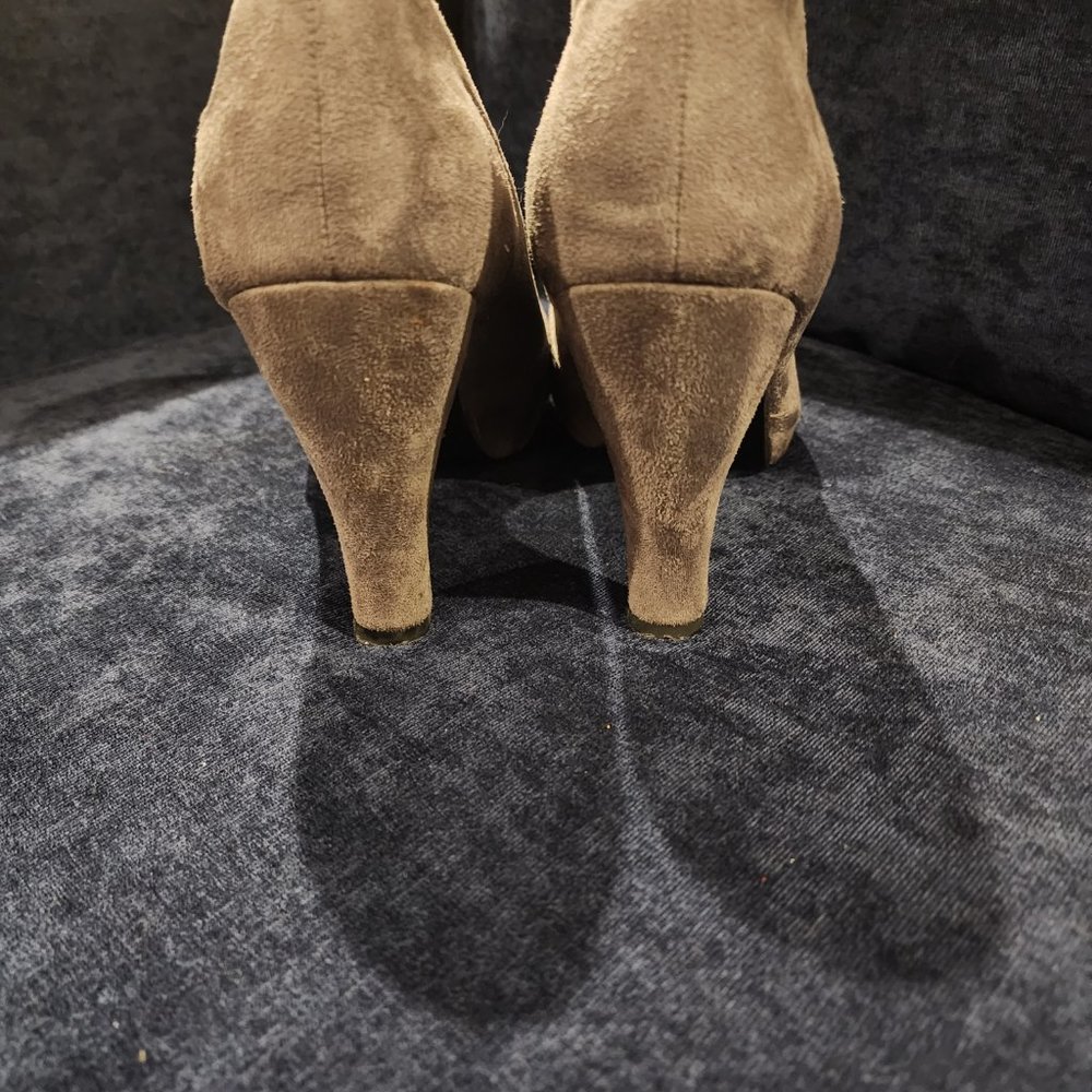 Shoes - Picture 6 of 6
